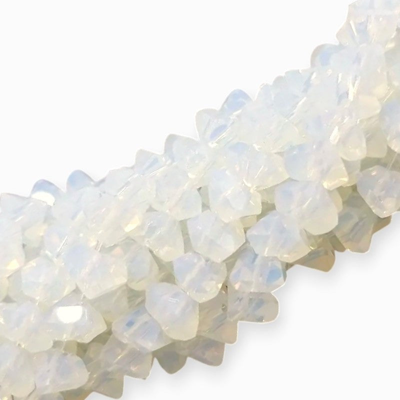 Намистини Swarovski ограновування трикутник 6 мм 30 см (+-85 шт.) Місячний