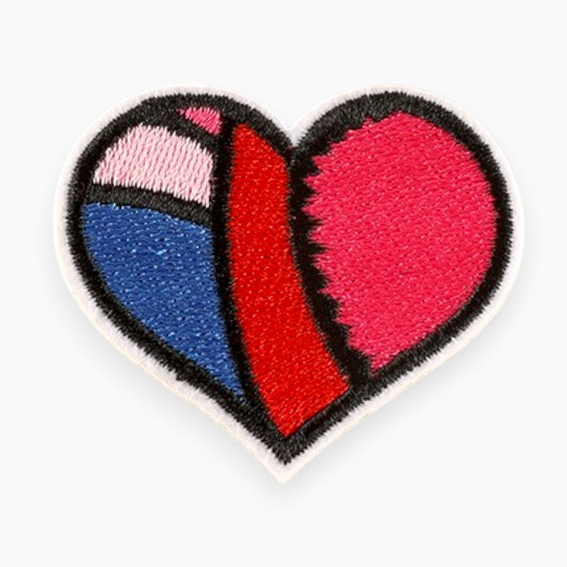 Термоаплікація Parts of the heart вишита 4,7х5,2 см 1 шт. Різні кольори