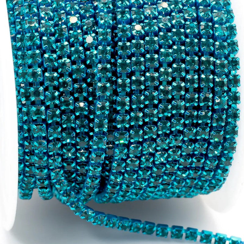 Стразовий ланцюг ss8 (2,5 мм) 1 м Blue zircon blue