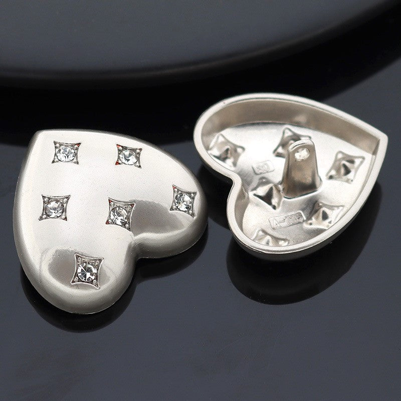Гудзик Heart Six Diamonds LuxFabric на ніжці метал 25х23 мм 1 шт. Сірий матовий